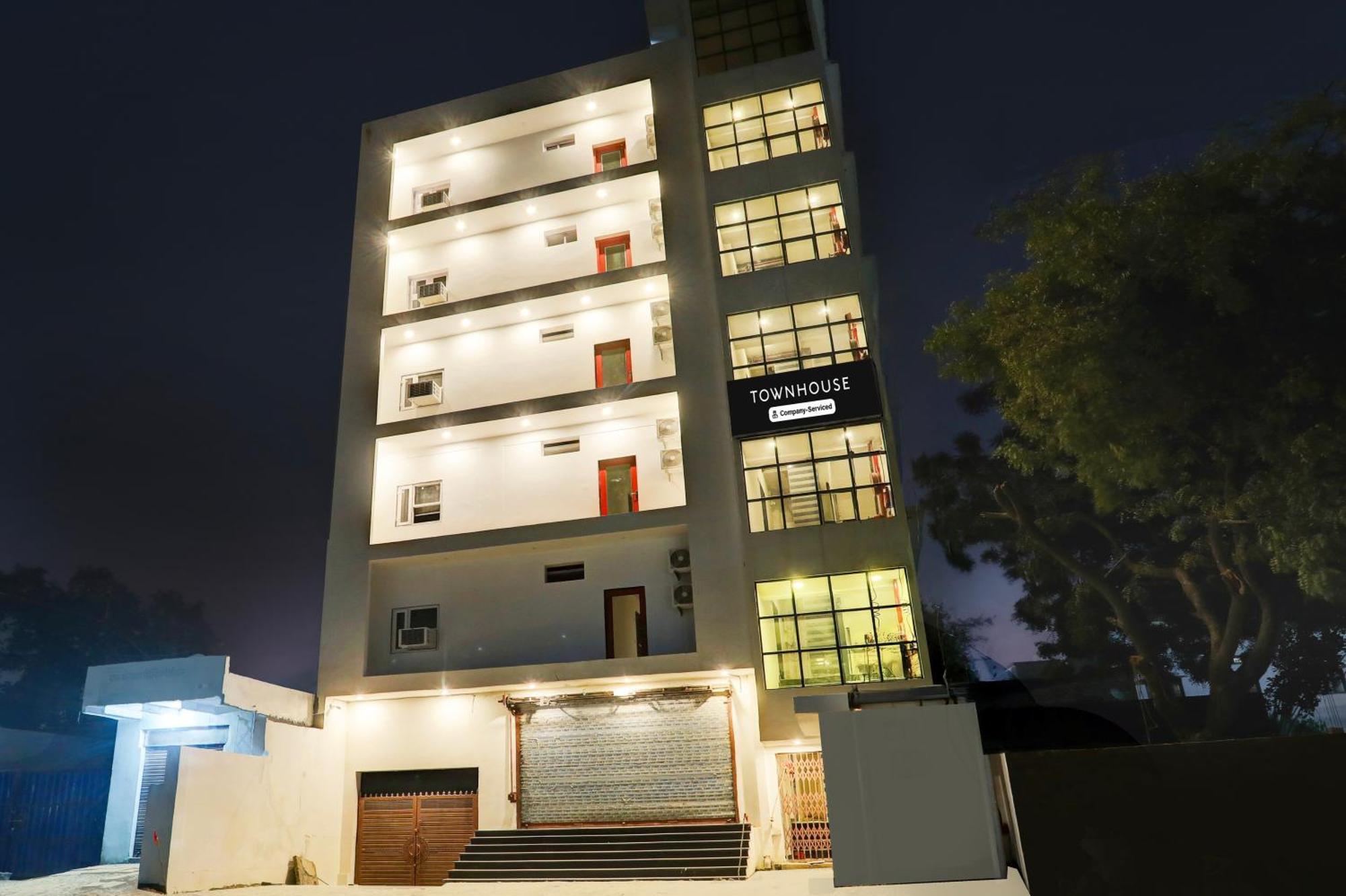 Super Townhouse Balua Road Pahadiya Hotel Варанаси Екстериор снимка